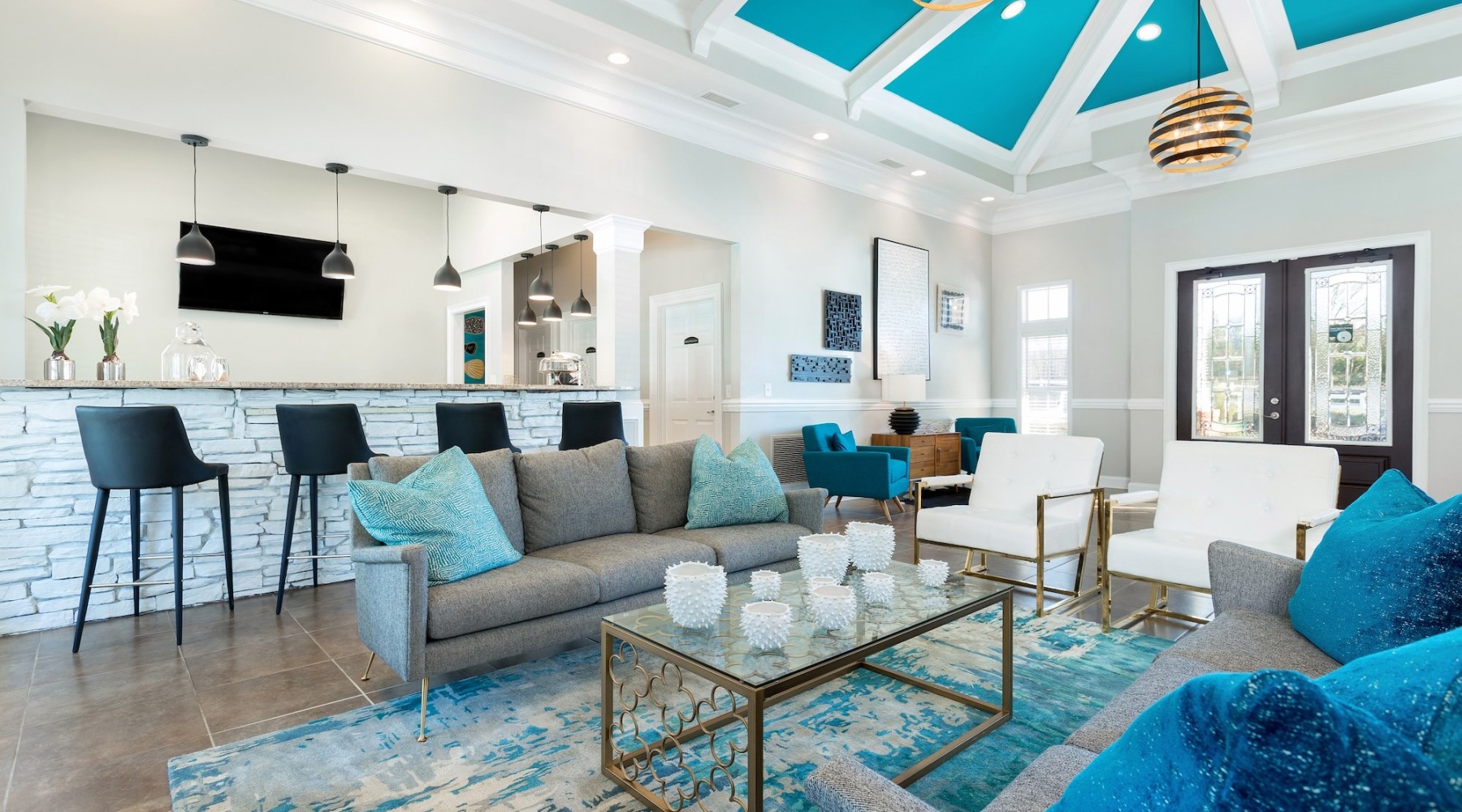 lounge with seating bard and tv